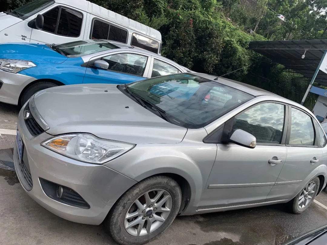 公開拍賣?？怂?、上海別克牌機動車